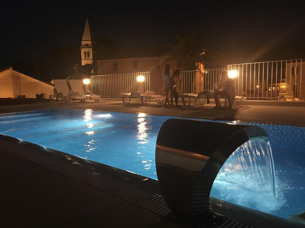 Hotel Vila Conte Veli Lošinj Kültér fotó