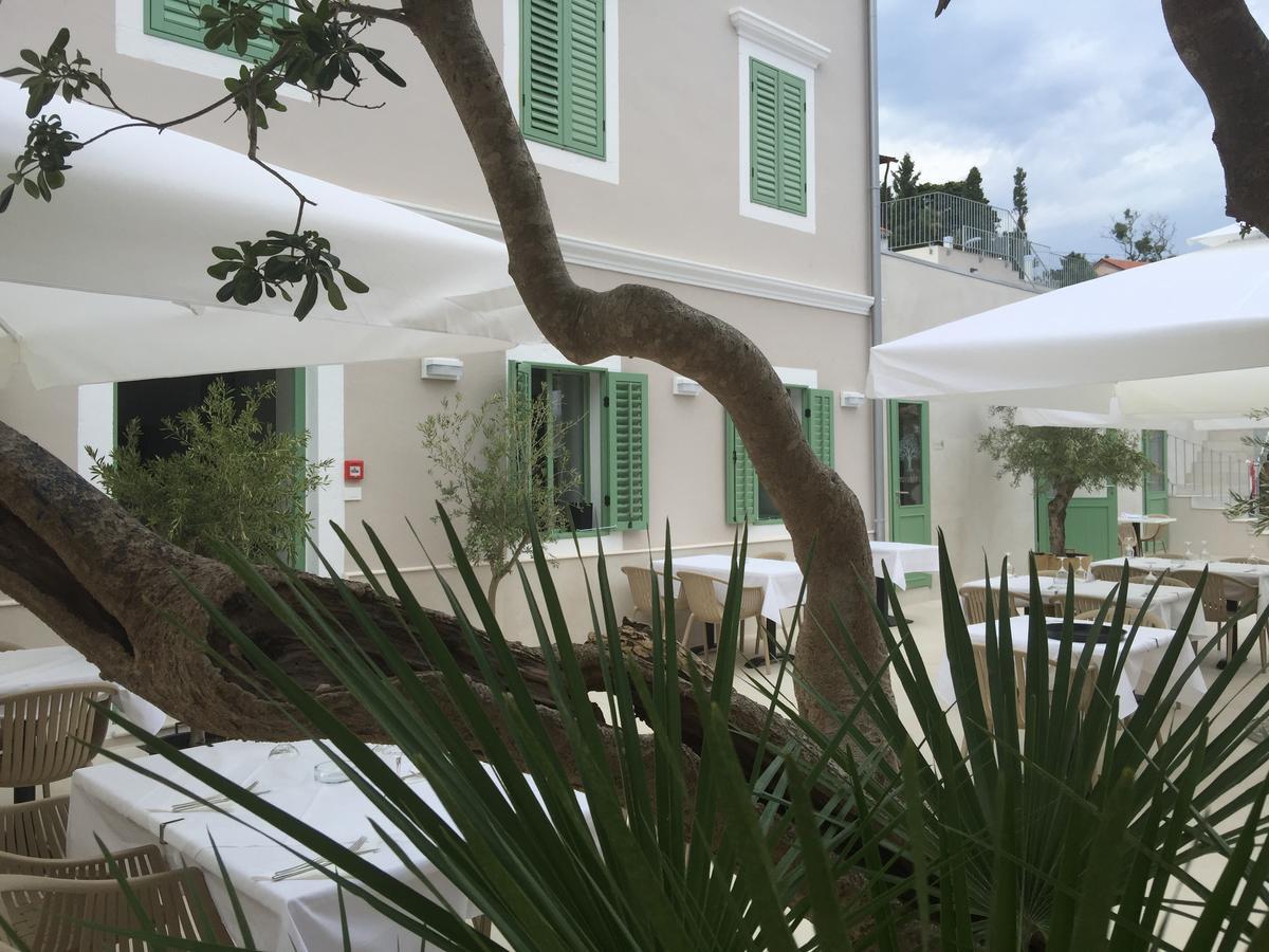 Hotel Vila Conte Veli Lošinj Kültér fotó