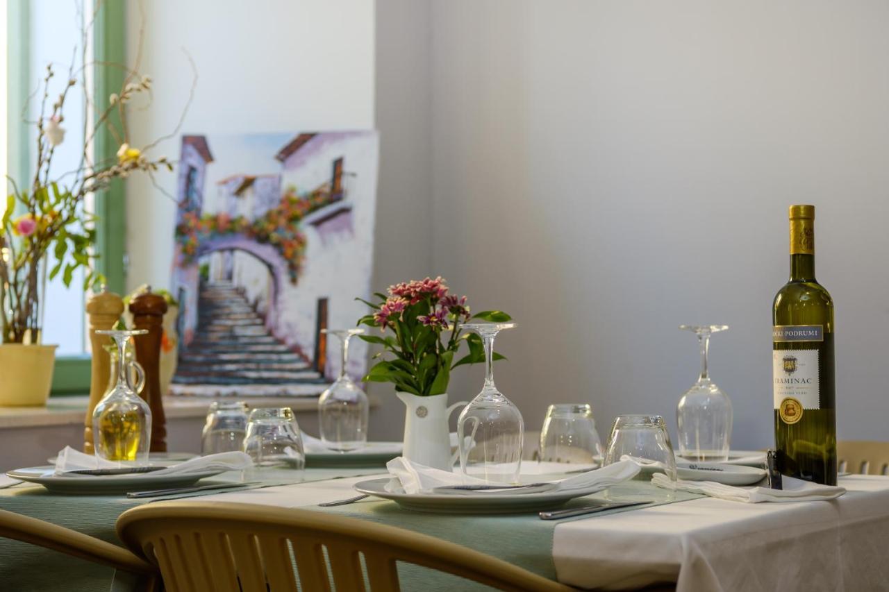 Hotel Vila Conte Veli Lošinj Kültér fotó
