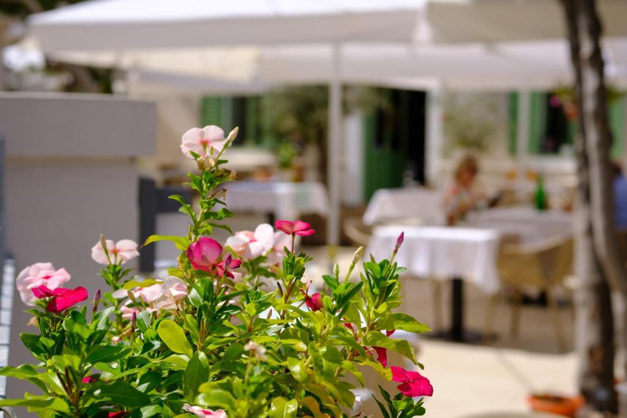 Hotel Vila Conte Veli Lošinj Kültér fotó