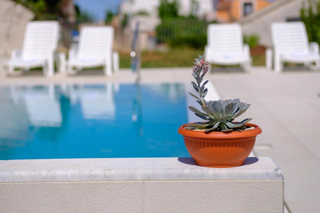 Hotel Vila Conte Veli Lošinj Kültér fotó