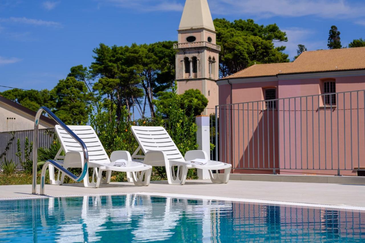 Hotel Vila Conte Veli Lošinj Kültér fotó